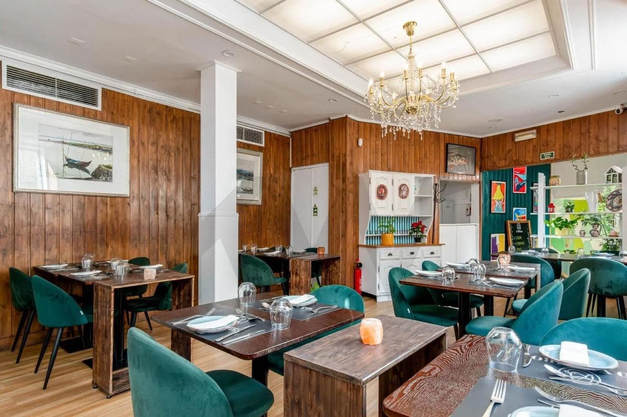 Sala de jantar do O Vareiro em madeira